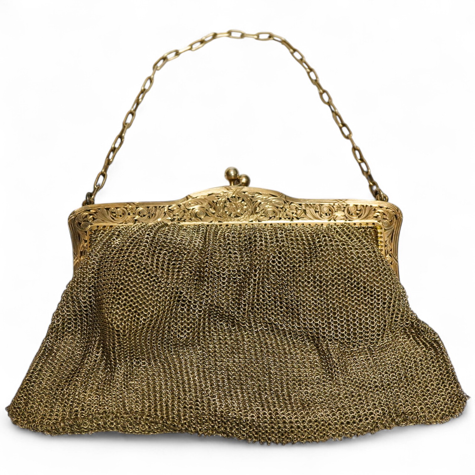 An early 20th century French lady's silver-gilt chainmail evening bag, French export marks and Chester import marks for 1908, weight approx. 11.32ozt
